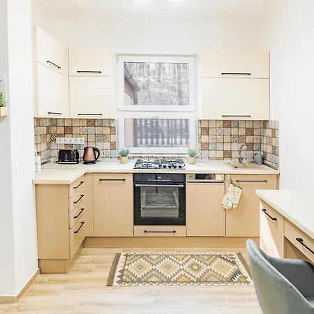 Latorliget Apartamento Saly